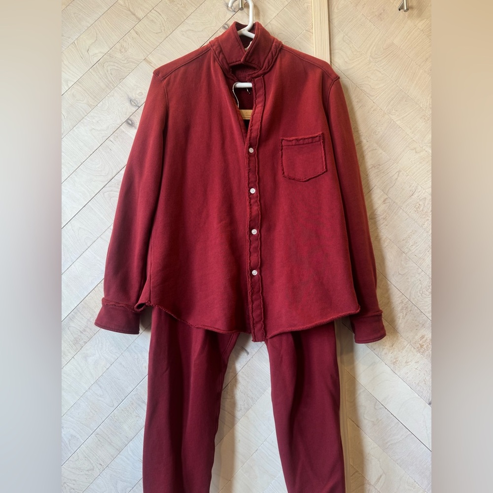 Frank & Eileen Triple Fleece Eileen in Cranberry with Eamon Joggers Size Small - Picture 2 of 8